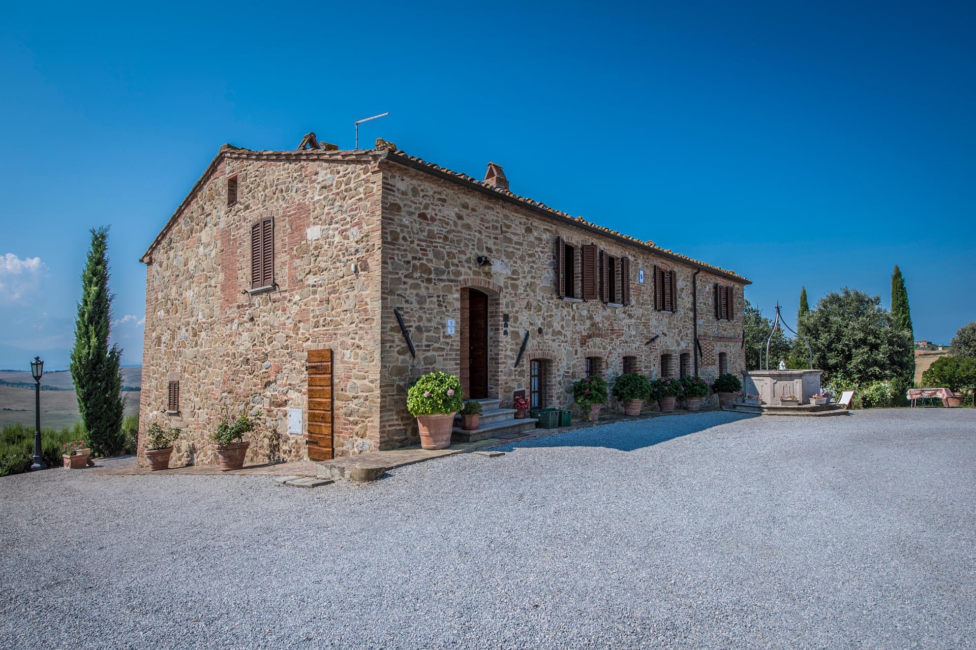 FARMHOUSE FOR SALE IN TUSCANY